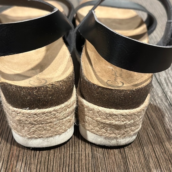 C Comfort Black Platform Sandals Sz 9, GUC - Picture 2 of 6